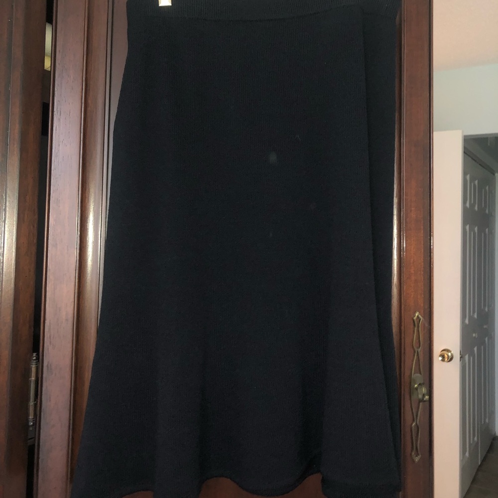 St John Black Tulip Skirt Size 12